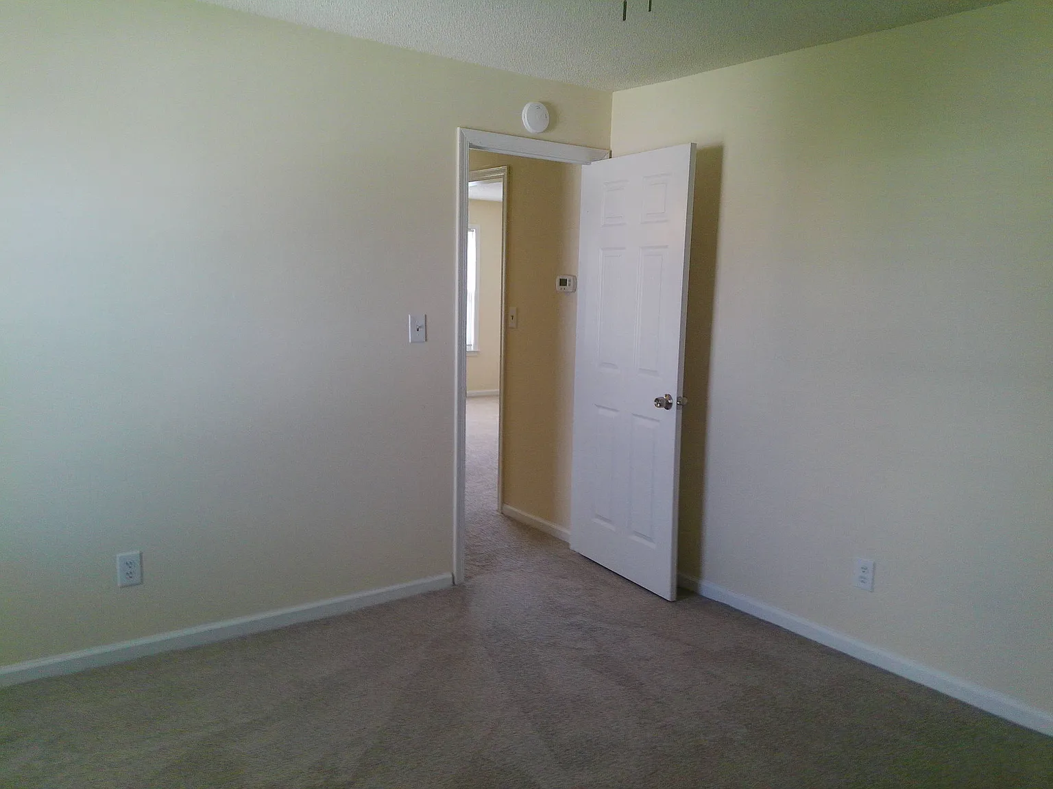 2 bed, $1,300 — Photo 4