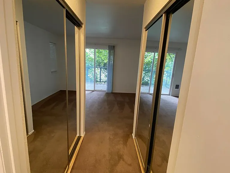 Steeple Chase Apartments — Photo 31