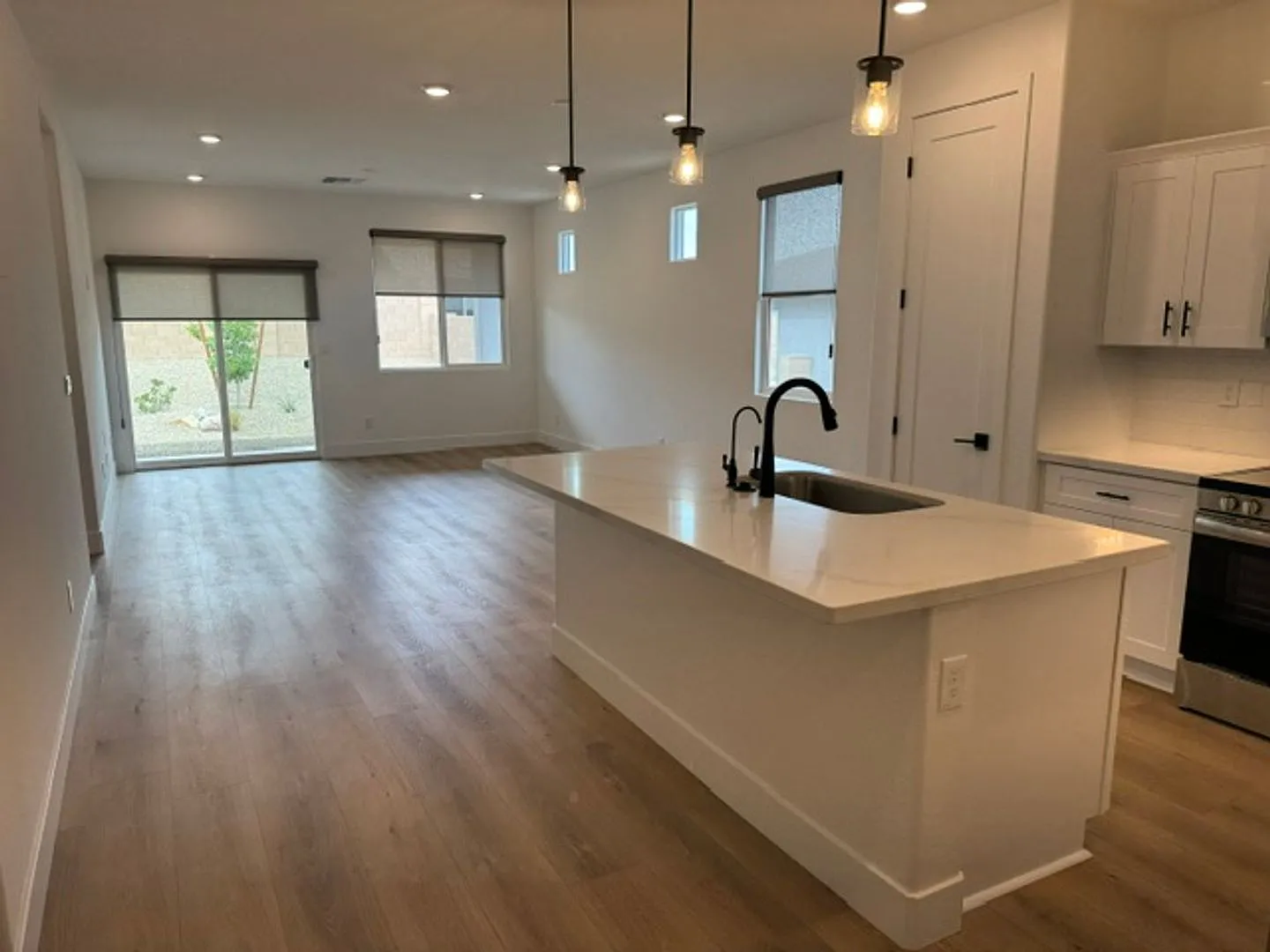 Stunning 3-Bedroom 2-Bath 2-Car Garage In South Ranch Community! Prescott — Photo 4