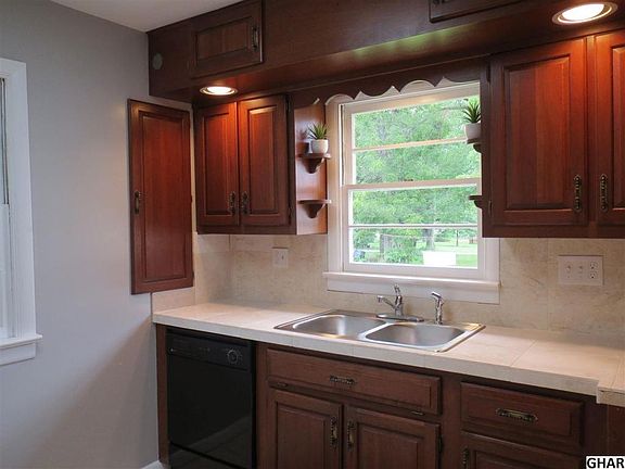 5th image of 801 Elkwood Dr