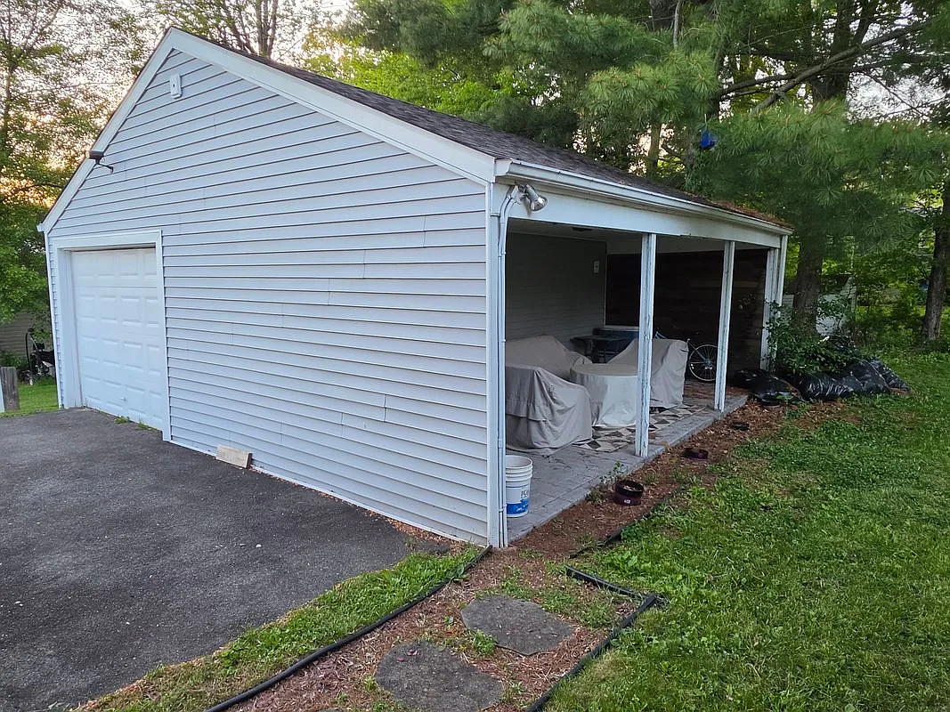 3 bed, 2.0 bath, 2240 sqft, $2,700 — Photo 3