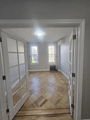 Rented by Aidonis Realty | media 10