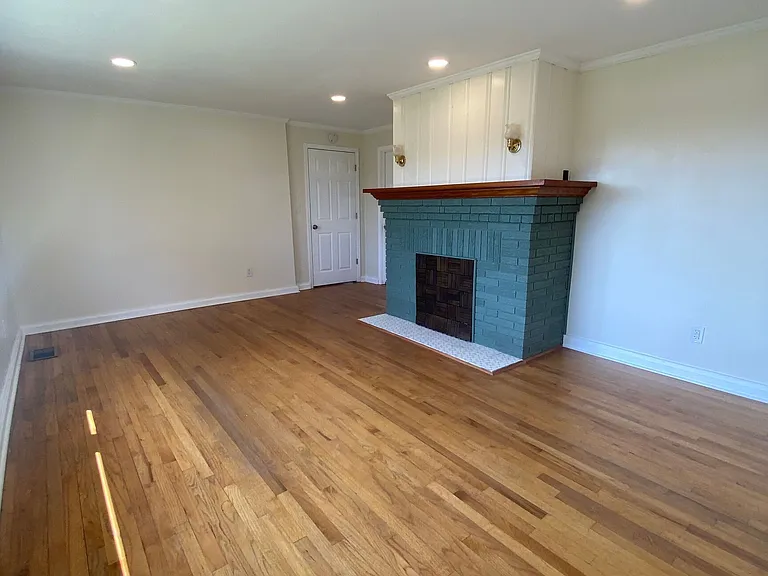 297 Macon Ave — Photo 4