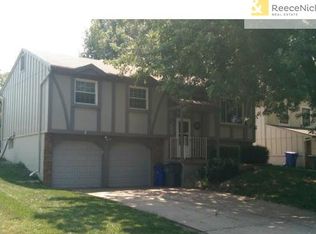 12529 S Locust St, Olathe, KS 66062