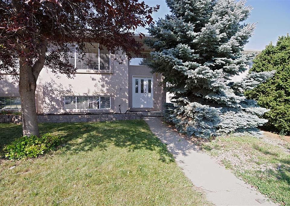 1st image of 156 E Jerry Potts Blvd W