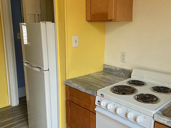 2nd image of 104 N Allen St #4
