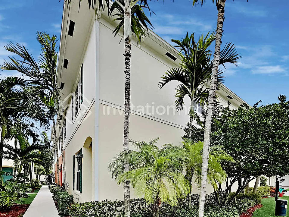 167 SW 7th Ct