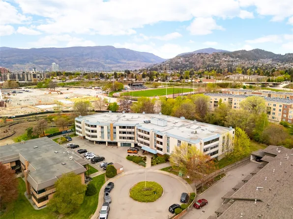 1640 Ufton Ct Unit 302, Kelowna, BC V1Y 8L5