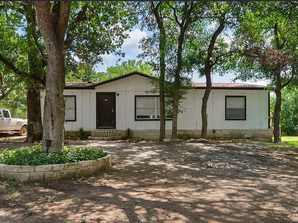 Front Yard, Spacious, A lot of parking available.