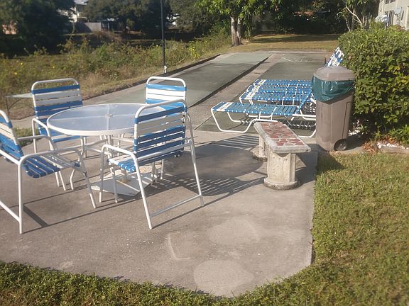 4th image of 3322 Camelot Dr APT 12