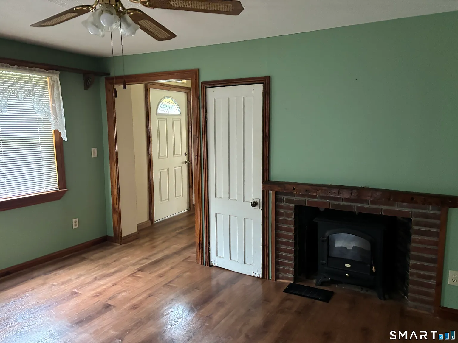 3 bed, 2.0 bath, 1760 sqft, $2,950 — Photo 3