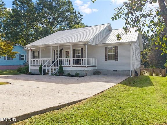 3rd image of 316 Circle R Dr