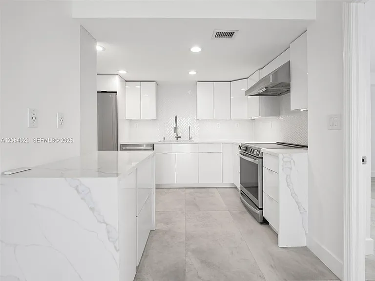 6725 Harding Ave #504 — Photo 4