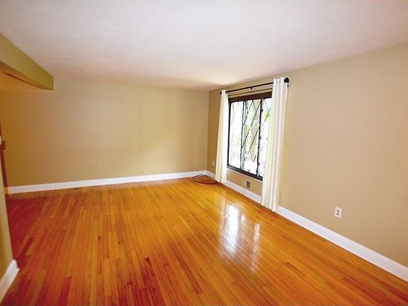 5th image of 607 Sewickley Heights Dr