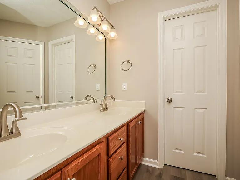 112 Township Ct — Photo 12