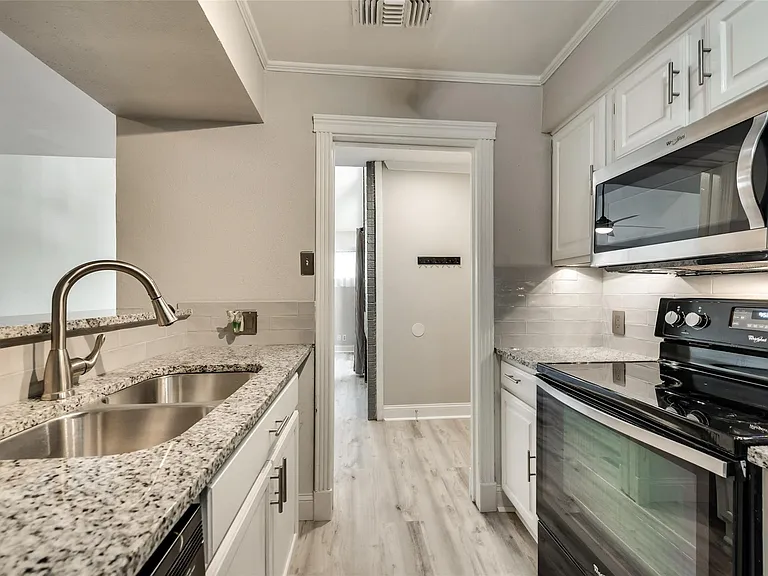 18240 Midway Rd #302 — Photo 13