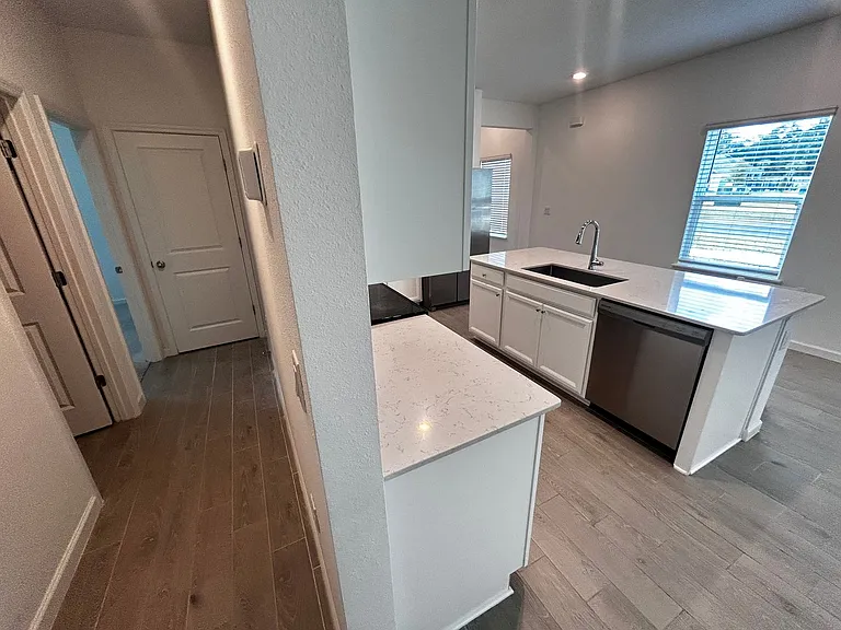 23 Lake Sinclair St — Photo 17