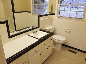 5th image of 1126 Walton Dr