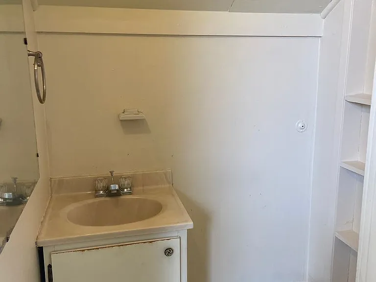 800 B St — Photo 16