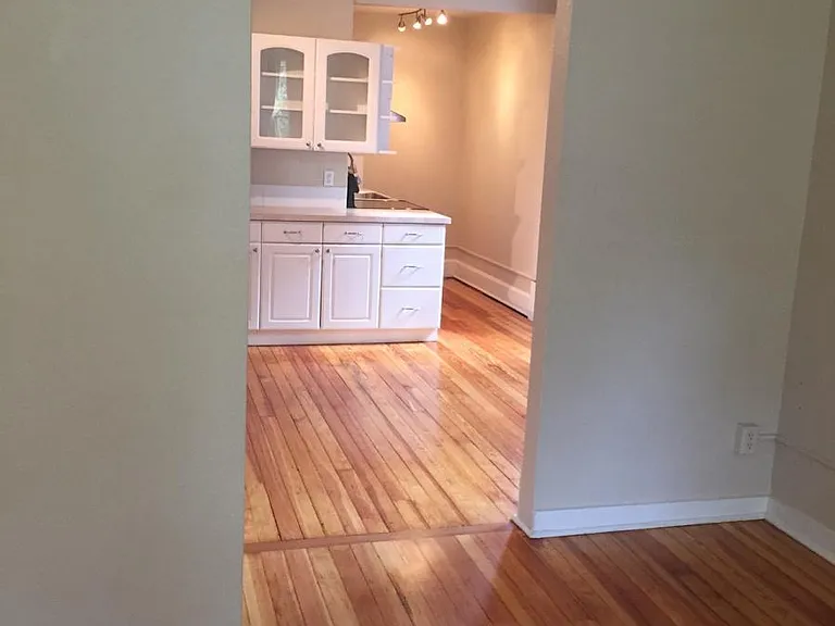 1004 Pine St — Photo 8