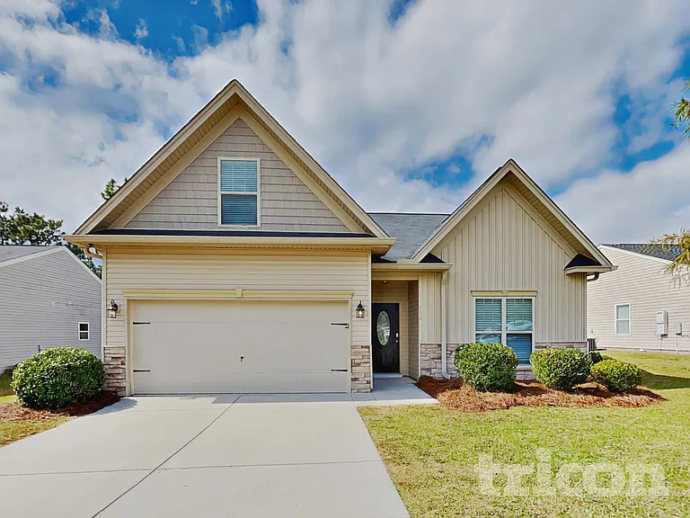 112 Oldham Way — Photo 2