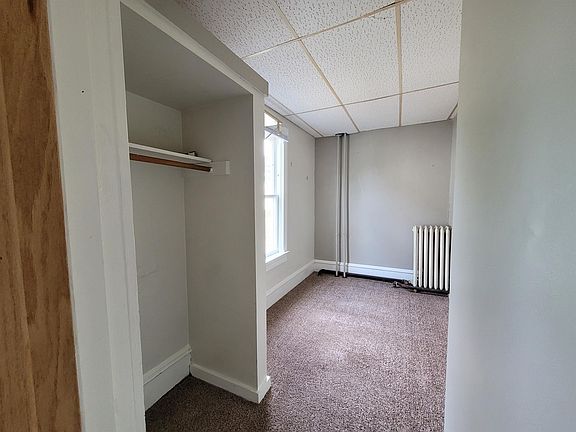 3rd image of 610 1/2 9th Ave E
