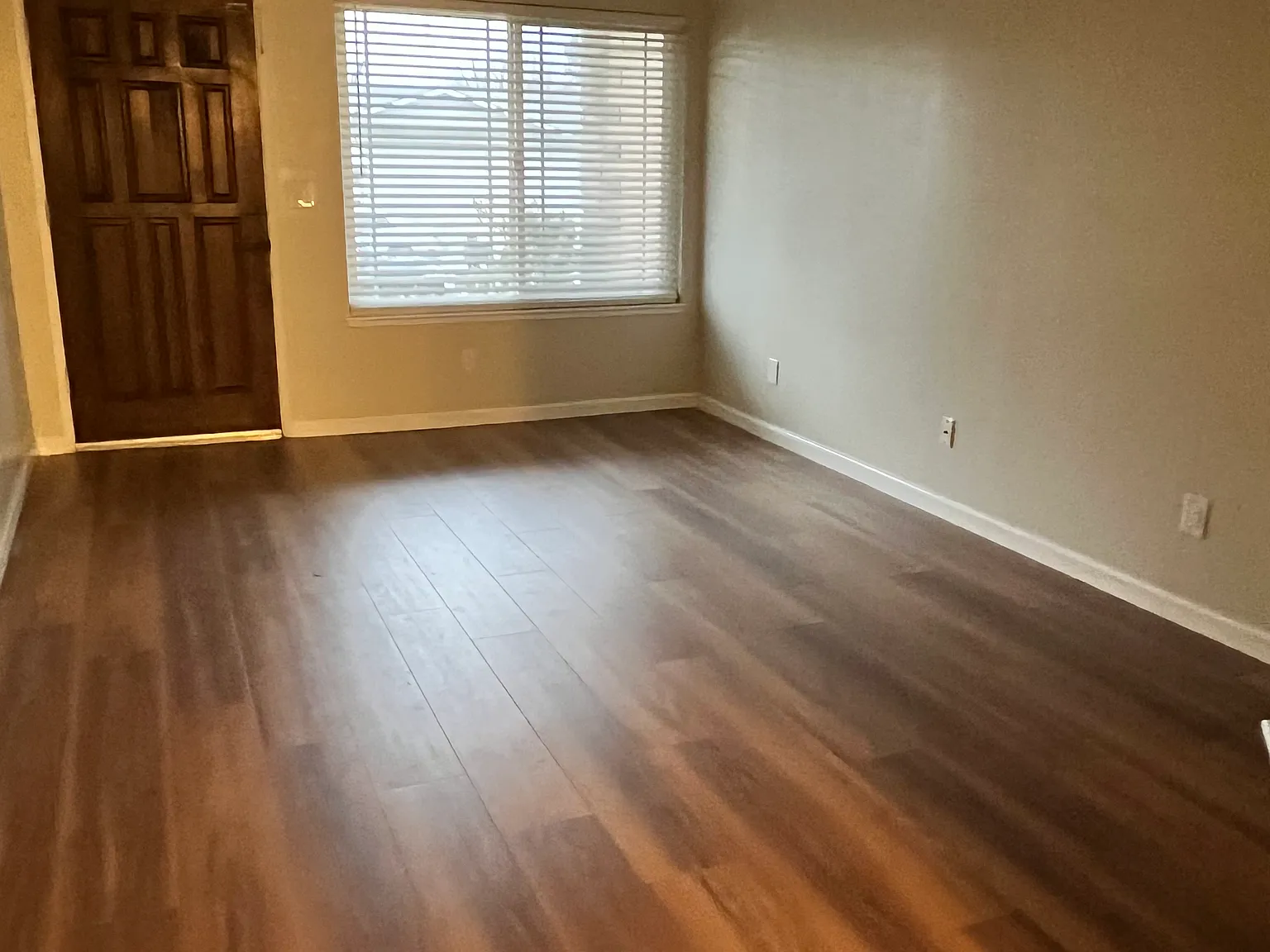 2 bed, 1000 sqft, $1,950 — Photo 4