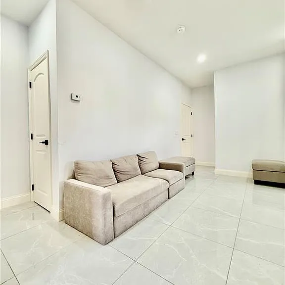 2509 E 12th St #1 — Photo 1
