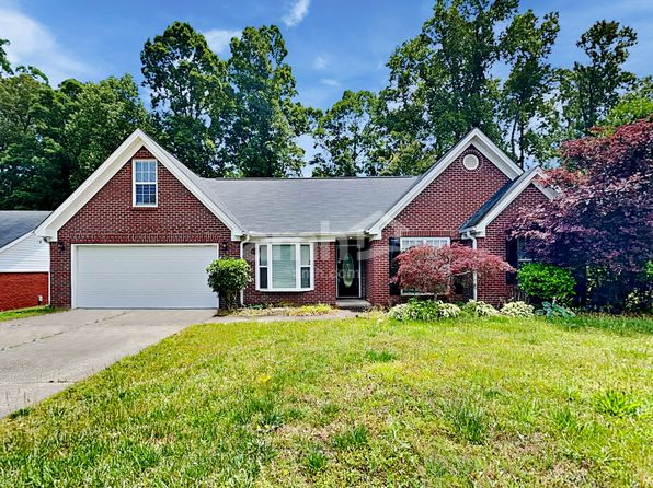 2725 Freemans Walk Dr