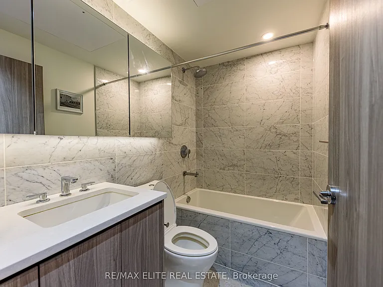 85 McMahon Dr #612 — Photo 11
