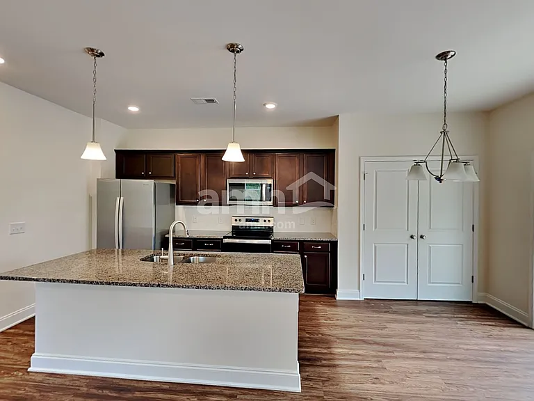 1127 Amberly Way — Photo 3