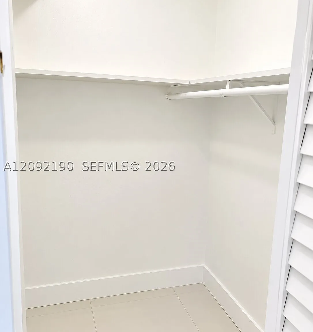 2 bed, 2.0 bath, 904 sqft, $2,250 — Photo 2