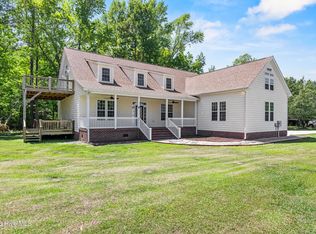 905 Charleston Place, Sneads Ferry, NC 28460