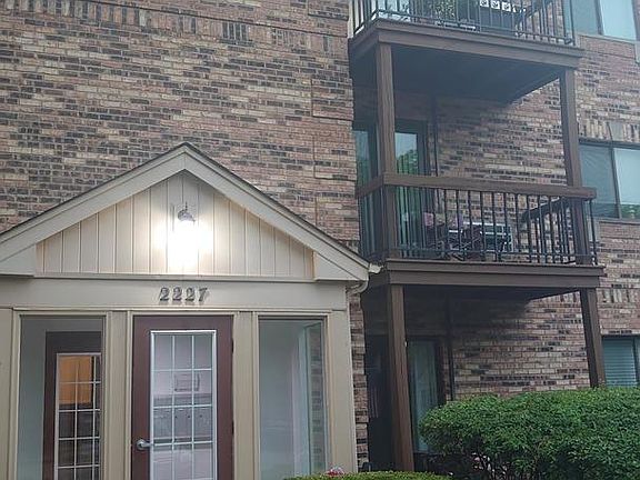 2nd image of 2227 W Nichols Rd #E
