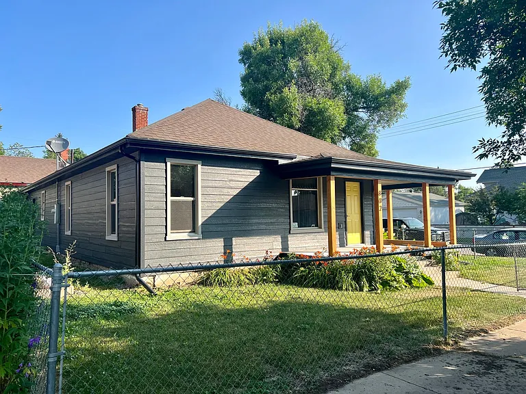 802 W Evelyn St — Photo 2
