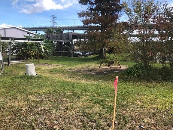 3rd image of 6939 Rainbow Ln