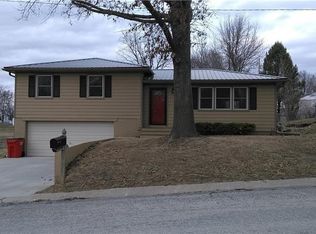 2522 Hillside St, Lexington, MO 64067