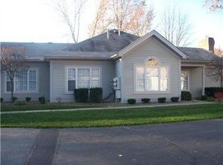 33 Stone Ridge Blvd, Hermitage, PA 16148