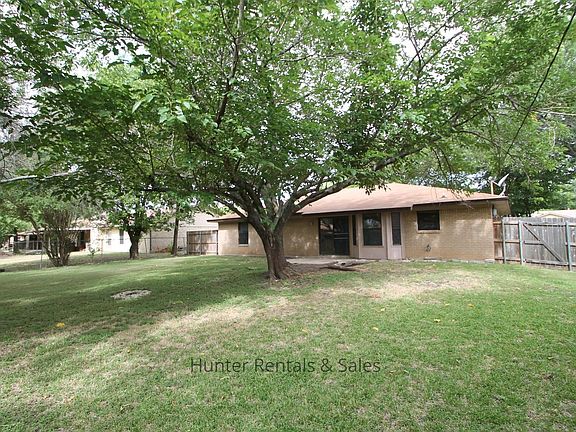 3rd image of 1810 Sherman Dr