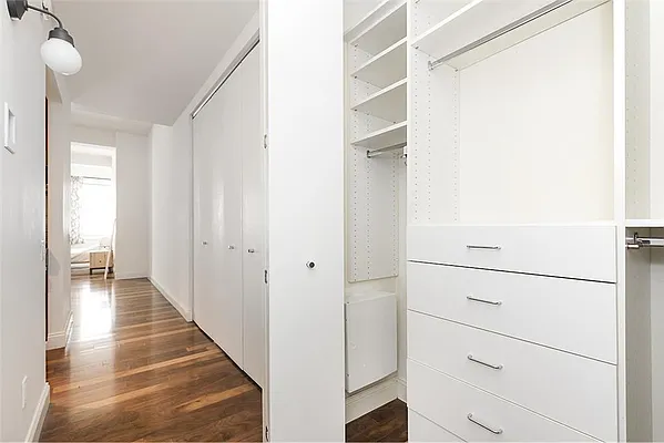 Rented by R New York | media 21