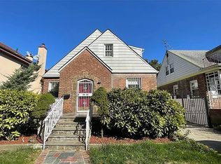 5823 218th St, Oakland Gardens, NY 11364