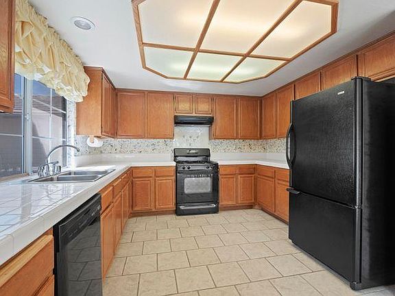 5th image of 5749 Redwood Ave