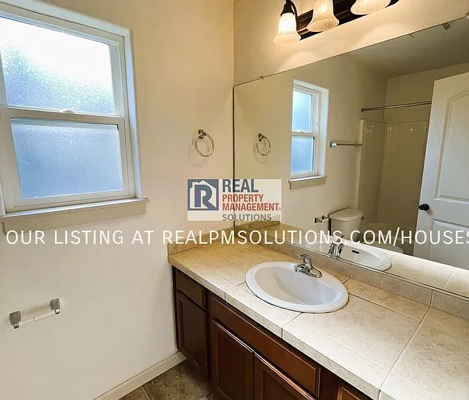 6412 SE Tolman St — Photo 32