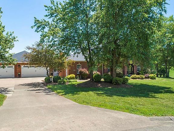 4th image of 350 Kelly Ct