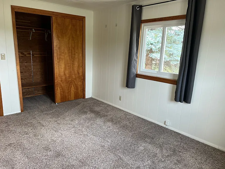 W210N11785 Hilltop Dr — Photo 20