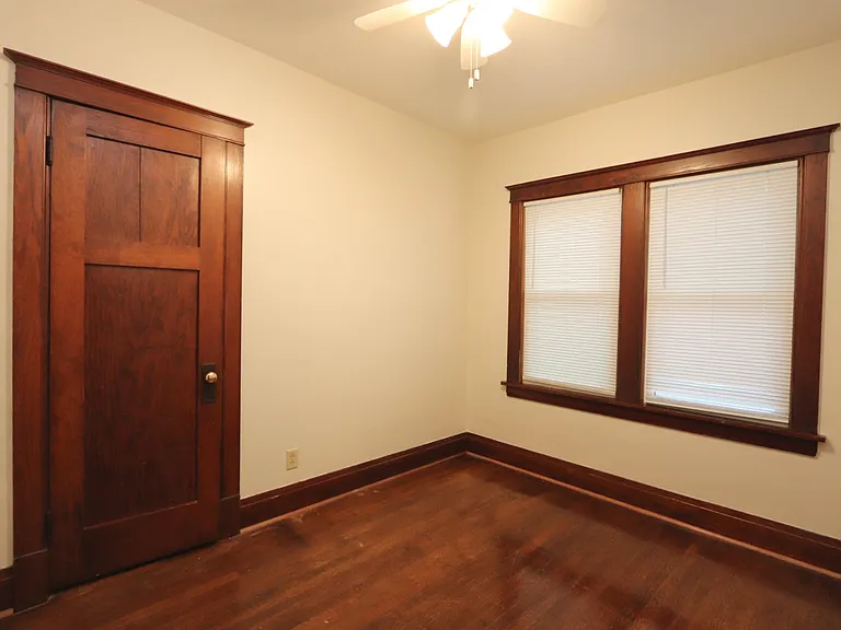 416 W Jackson St — Photo 16