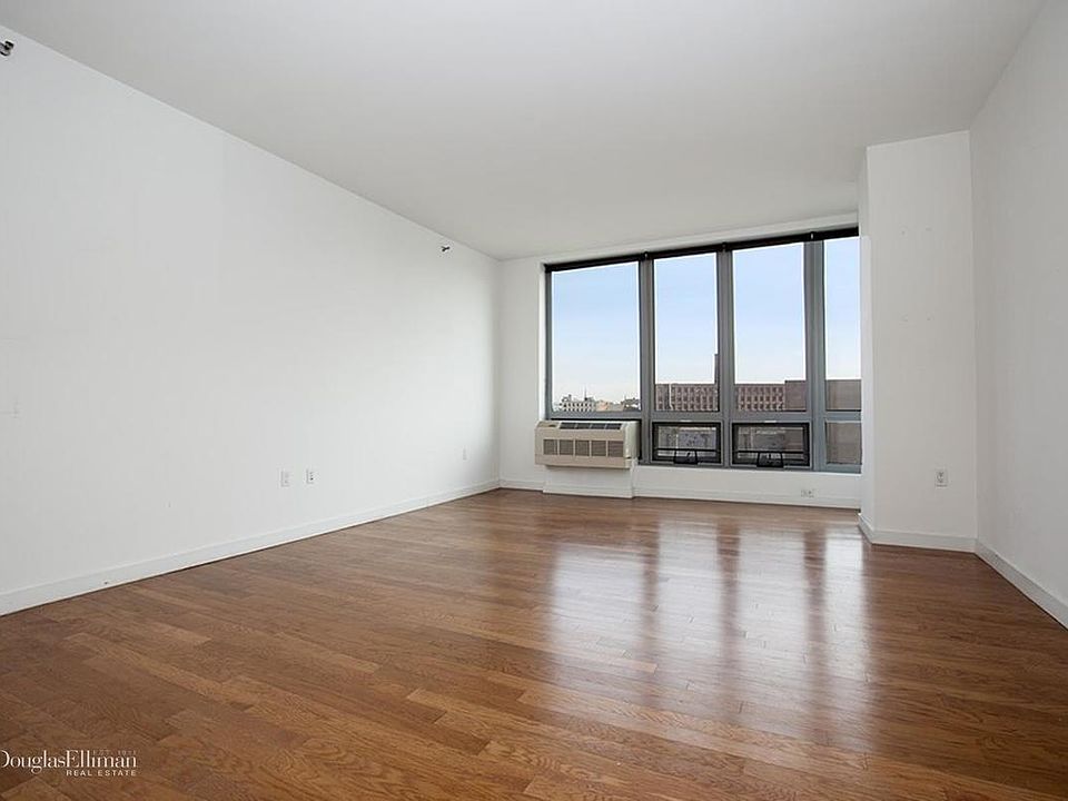 1st image of 5-49 Borden Ave #J4