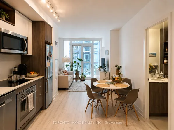 60 Princess St #214, Toronto, ON M5A 2C7