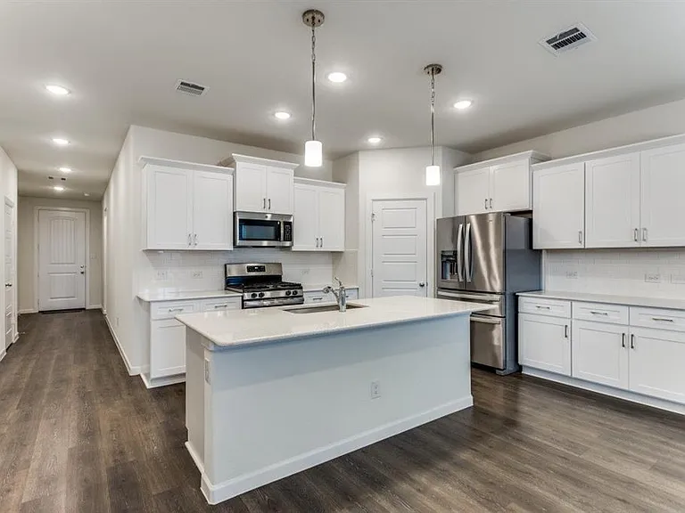 5432 Wedge Wood Dr — Photo 2