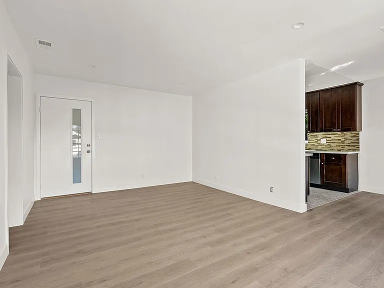 904 N Gardner St #4 — Photo 3